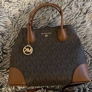 Michael Kors, see pics